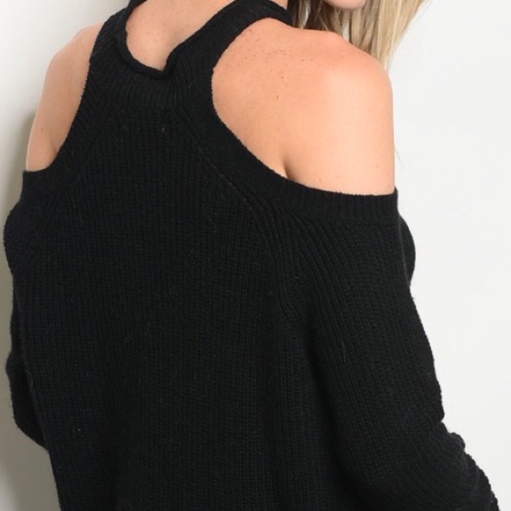 LAST1️⃣//BLACK ANGORA BLEND COLD SHOULDER SWEATER - Picture 4 of 7